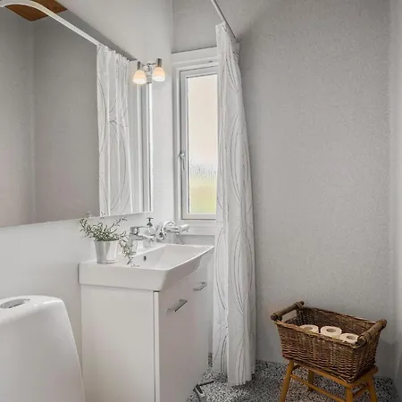 3 Bedroom Stunning In Frorup
