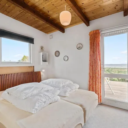 3 Bedroom Stunning In Сasa de vacaciones Frorup